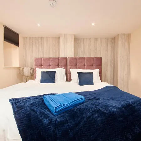 The Exquisite Gem Of Clifton Apartment *